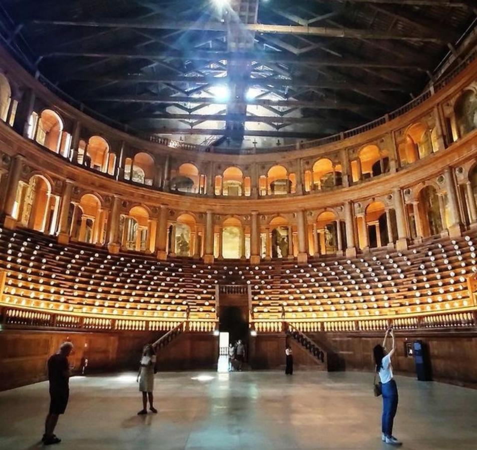 Parma Borgo Antico I I I Free Privat Parking Luaran gambar